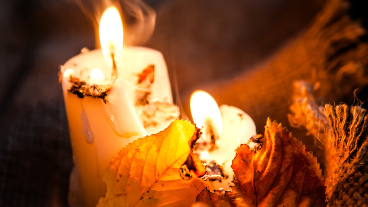 Candle Magic: Candle Flame Meanings & How to Read Your Candle